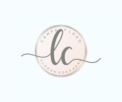 logo féminin lc initial. utilisable pour les logos nature, salon, spa, cosmétique et beauté. élément de modèle de conception de logo vectoriel plat.