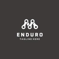 chaîne de lettre m cycle de vélo de montagne création de logo enduro vecteur