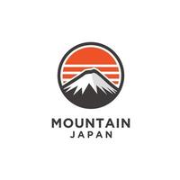 illustration de logo de montagne japon avec design d'icône de soleil dans un style de badge à la mode vecteur