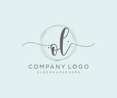 initiale du logo féminin. utilisable pour les logos nature, salon, spa, cosmétique et beauté. élément de modèle de conception de logo vectoriel plat.