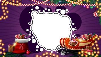 modèle de Noël violet pour carte postale ou remise avec des guirlandes, nuage abstrait blanc pour votre texte, sac de père Noël et traîneau de père Noël avec des cadeaux vecteur
