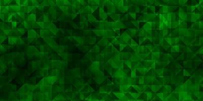 fond de vecteur vert clair avec un style polygonal.