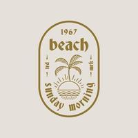 modèle de conception de logo vectoriel plage du lever du soleil avec palmier - concept abstrait d'insigne et d'emblème d'été et de vacances vintage