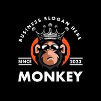vecteur d'illustration de conception de logo de mascotte de roi de singe. geek chimpanzé portant une couronne pour les logos d'entreprise