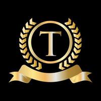 sceau, couronne de laurier d'or et ruban sur le concept de la lettre t. élément de logo de crête héraldique de luxe or vecteur de laurier vintage