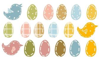un ensemble d'oeufs de pâques avec la texture de différents types de tissus de différentes couleurs. le contour des oeufs et des oiseaux sont en pois, cage et tissu uni de différentes couleurs. illustration vectorielle.