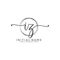 initiale je suis féminin logo collections modèle. écriture logo de initiale signature, mariage, mode, bijoux, boutique, floral et botanique avec Créatif modèle pour tout entreprise ou entreprise. vecteur