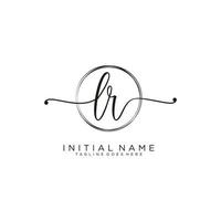 initiale g / D féminin logo collections modèle. écriture logo de initiale signature, mariage, mode, bijoux, boutique, floral et botanique avec Créatif modèle pour tout entreprise ou entreprise. vecteur