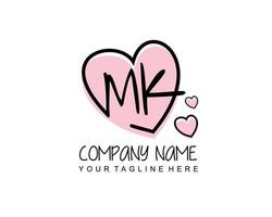 initiale mk avec cœur l'amour logo modèle vecteur