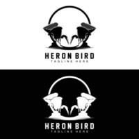 création de logo oiseau héron cigogne, oiseau héron volant sur le vecteur de la rivière, illustration de la marque du produit