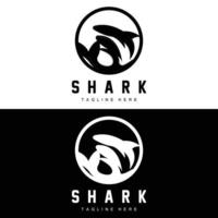 logo de requin, illustration vectorielle de poisson sauvage, prédateur de l'océan, icône de conception de marque de produit vecteur