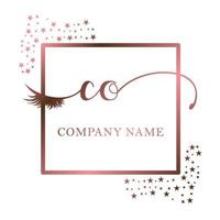 initiale logo co écriture femmes cil maquillage cosmétique mariage moderne prime vecteur