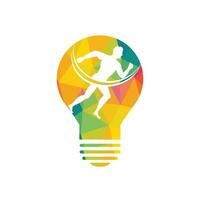 création de logo d'icône de course créative. création de logo vectoriel ampoule et running man.