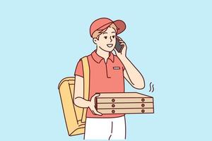 souriant Masculin courrier dans uniforme livrer chaud Pizza à client. content livreur avec Pizza des boites dans mains. nourriture livraison service. vecteur illustration.