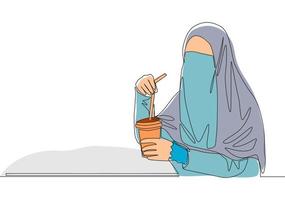 un Célibataire ligne dessin de Jeune jolie asiatique muslimah portant burqa tandis que en buvant tasse de café. traditionnel beauté arabe femme niqab tissu concept continu ligne dessiner conception vecteur illustration