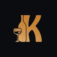 lettre k logo avec du vin bouteille conception vecteur illustration sur noir Contexte. du vin verre lettre k logo conception