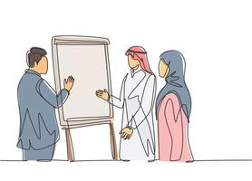 dessin au trait continu unique d'un jeune homme d'affaires musulman présentant une stratégie de collaboration avec son collègue. tissu arabe moyen-orient kandura, dégel, robe. une ligne dessiner illustration vectorielle de conception vecteur