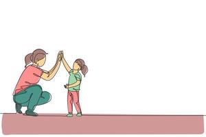 un dessin au trait continu d'une jeune maman heureuse donnant un high five à sa fille, célèbre sa réussite scolaire. concept de parentalité familiale. illustration vectorielle de dessin dynamique à une seule ligne vecteur