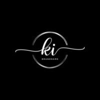 initiale ki féminin logo collections modèle. écriture logo de initiale signature, mariage, mode, bijoux, boutique, floral et botanique avec Créatif modèle pour tout entreprise ou entreprise. vecteur