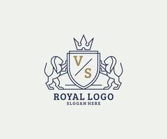 modèle de logo de luxe initial vs lettre lion royal dans l'art vectoriel pour le restaurant, la royauté, la boutique, le café, l'hôtel, l'héraldique, les bijoux, la mode et d'autres illustrations vectorielles.