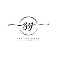 initiale zy féminin logo collections modèle. écriture logo de initiale signature, mariage, mode, bijoux, boutique, floral et botanique avec Créatif modèle pour tout entreprise ou entreprise. vecteur