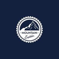 Montagne explorer logo conceptions, badge logo modèle vecteur