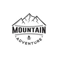 Montagne aventure rétro hipsters logo conception, Extérieur logo modèle vecteur