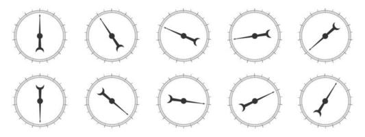 ensemble de rond mesure Balance avec tournant flèches. collection de 360 diplôme de baromètre, boussole, rapporteur, circulaire règle outil modèle vecteur