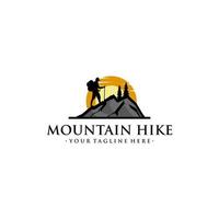 modèle vectoriel de logo de randonnée en montagne