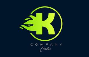 k alphabet lettre icône pour entreprise avec vert flammes. Feu conception adapté pour une logo entreprise vecteur