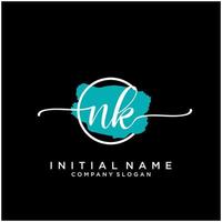 initiale nk féminin logo collections modèle. écriture logo de initiale signature, mariage, mode, bijoux, boutique, floral et botanique avec Créatif modèle pour tout entreprise ou entreprise. vecteur