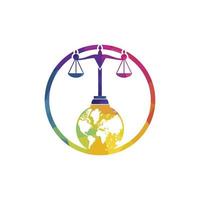 concept de logo de tribunal international et de cour suprême. échelles sur la conception d'icône de globe. vecteur