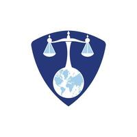 concept de logo de tribunal international et de cour suprême. échelles sur la conception d'icône de globe. vecteur