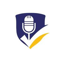 vérifier Podcast vecteur logo conception modèle. microphone et cocher icône conception.