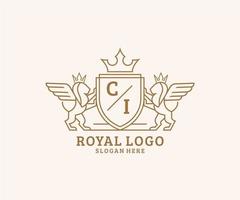 initiale ci lettre Lion Royal luxe héraldique, crête logo modèle dans vecteur art pour restaurant, royalties, boutique, café, hôtel, héraldique, bijoux, mode et autre vecteur illustration.