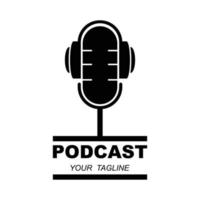Podcast ou radio logo conception en utilisant microphone et casque de musique icône avec slogan modèle vecteur