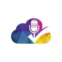 vérifier Podcast vecteur logo conception modèle. microphone et cocher icône conception.
