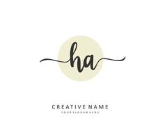 h une Ha initiale lettre écriture et Signature logo. une concept écriture initiale logo avec modèle élément. vecteur