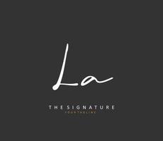 l une la initiale lettre écriture et Signature logo. une concept écriture initiale logo avec modèle élément. vecteur