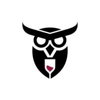 animal hibou oiseau avec du vin verre moderne logo vecteur