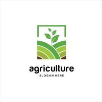 illustration de conception de logo vectoriel d'entreprise agricole, ferme de tracteurs, ferme de sol, champ de culture, pâturage, lait, grange, emblème, concept de conception, symbole créatif, icône.