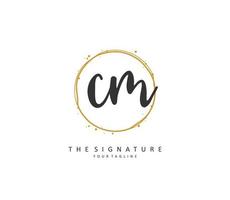 c m cm initiale lettre écriture et Signature logo. une concept écriture initiale logo avec modèle élément. vecteur