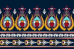 patchwork floral modèle avec paisley et Indien fleur motifs. damassé style modèle pour textil et décoration vecteur