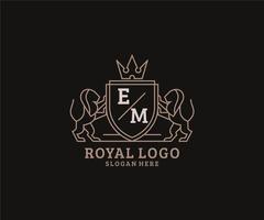 modèle de logo de luxe royal lion lettre initiale em dans l'art vectoriel pour le restaurant, la royauté, la boutique, le café, l'hôtel, l'héraldique, les bijoux, la mode et d'autres illustrations vectorielles.