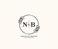 initiale nb des lettres main tiré féminin et floral botanique logo adapté pour spa salon peau cheveux beauté boutique et cosmétique entreprise. vecteur