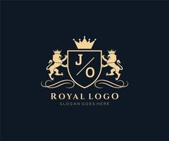 initiale jo lettre Lion Royal luxe héraldique, crête logo modèle dans vecteur art pour restaurant, royalties, boutique, café, hôtel, héraldique, bijoux, mode et autre vecteur illustration.