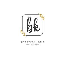 b k bk initiale lettre écriture et Signature logo. une concept écriture initiale logo avec modèle élément. vecteur