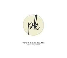 p k paquet initiale lettre écriture et Signature logo. une concept écriture initiale logo avec modèle élément. vecteur