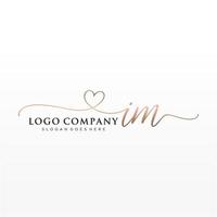 initiale je suis féminin logo collections modèle. écriture logo de initiale signature, mariage, mode, bijoux, boutique, floral et botanique avec Créatif modèle pour tout entreprise ou entreprise. vecteur