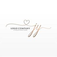 initiale jy féminin logo collections modèle. écriture logo de initiale signature, mariage, mode, bijoux, boutique, floral et botanique avec Créatif modèle pour tout entreprise ou entreprise. vecteur